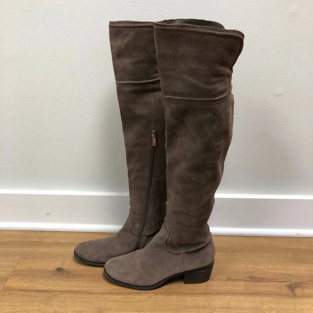 Vince Camuto Over the Knee Boots Womens 8M Taupe Suede Low Heel OTK Zipper
